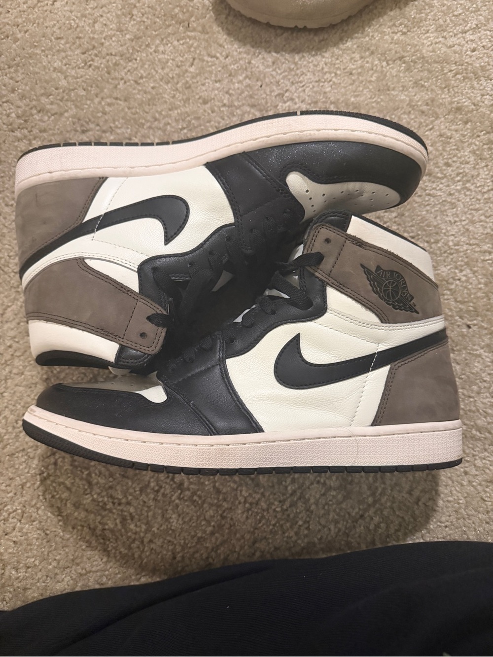 Nike Air Jordan 1 High - Black/White/Taupe